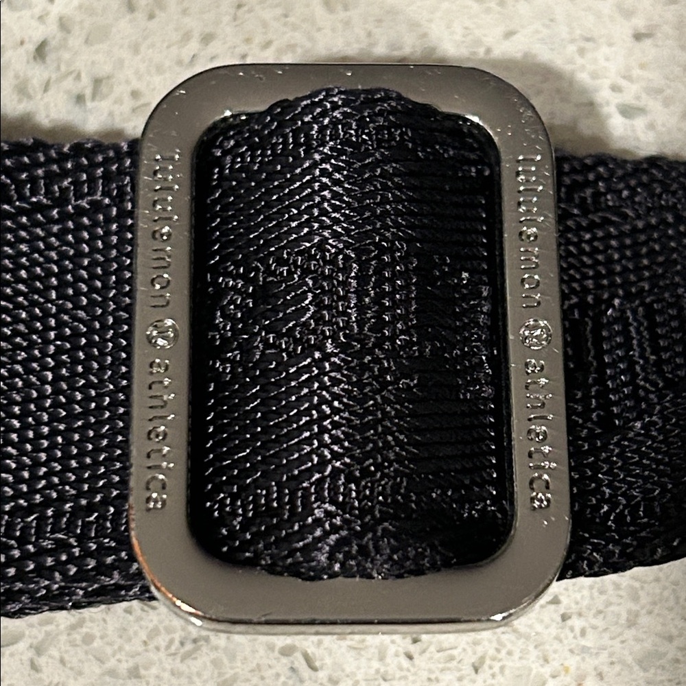 Lululemon Everywhere Camo Belt Bag - Picture 8 of 14